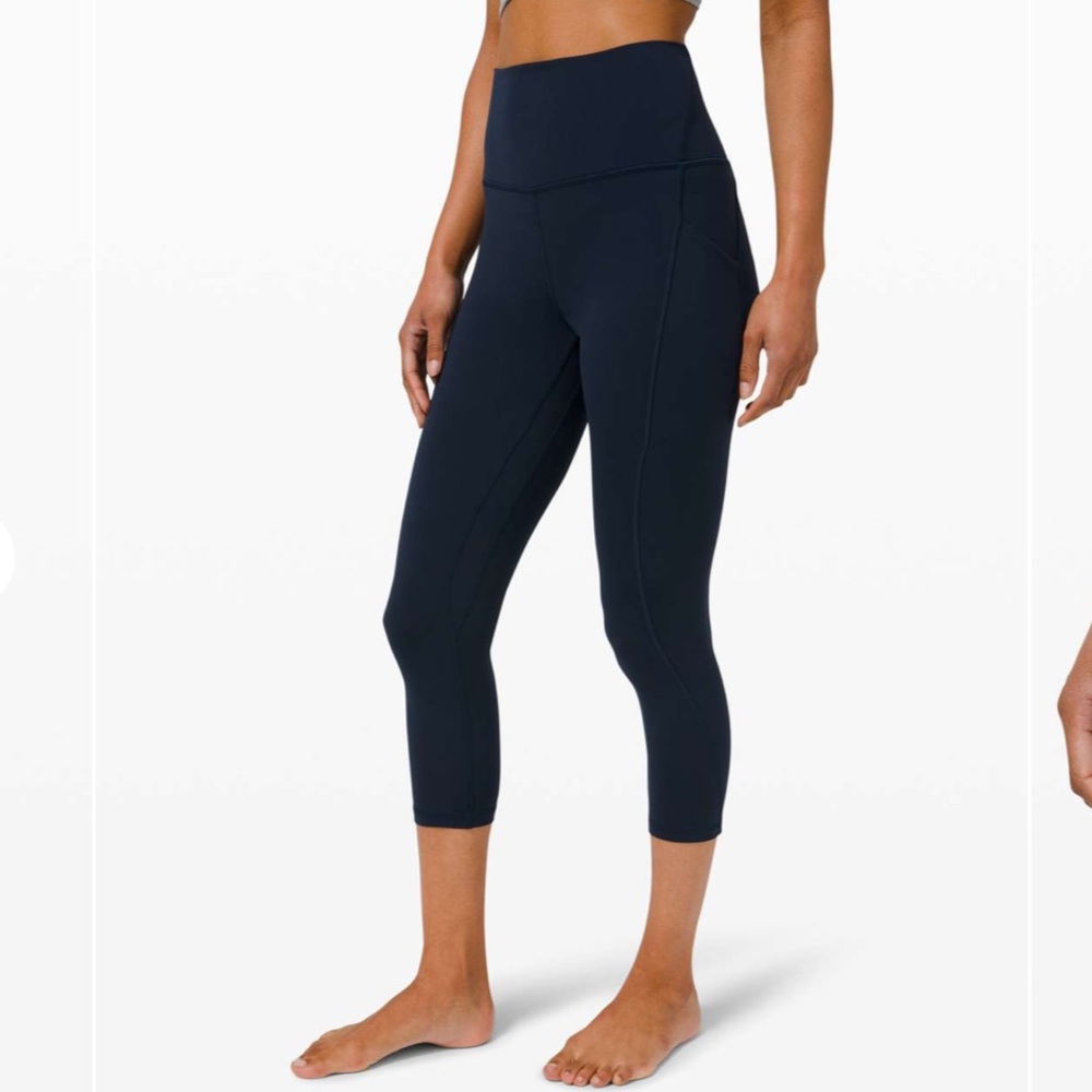 EUC Lululemon Align High Rise Crop with Pockets 23"
True Navy Size 8